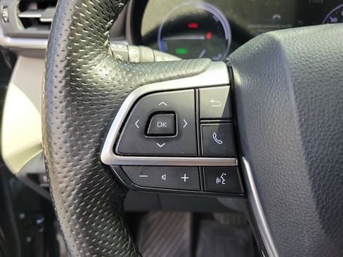 Used 2023 Toyota Sienna Limited FWD image 56