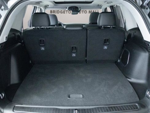 Used 2023 Jeep Grand Cherokee 4WD 4xe w/ Luxury Tech Group II image 33