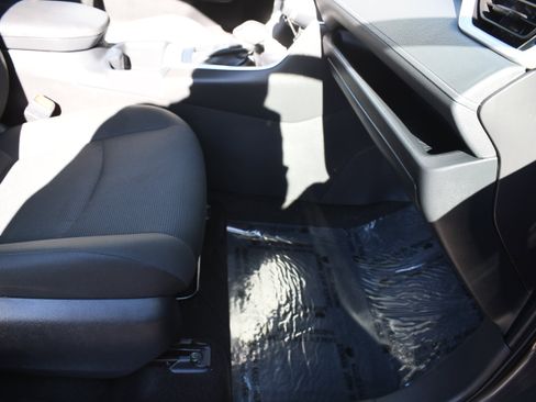 Certified 2025 Toyota RAV4 LE image 25