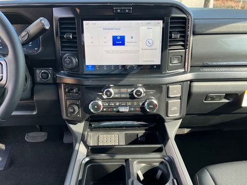 New 2026 Ford F250 Lariat w/ Black Appearance Package image 29