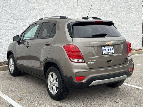 Certified 2022 Chevrolet Trax LT w/ LT Convenience Package image 11