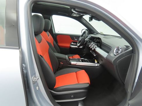 Used 2026 Mercedes-Benz GLB 35 AMG 4MATIC image 22