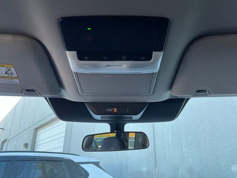 Used 2025 Nissan Pathfinder SV image 17