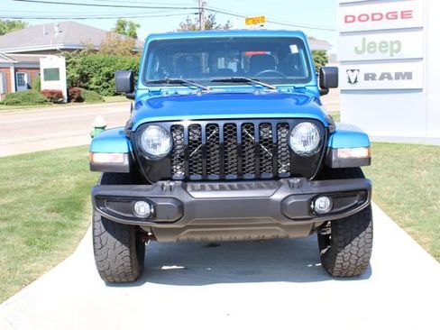 Used 2021 Jeep Gladiator Sport AWD/4WD image 6