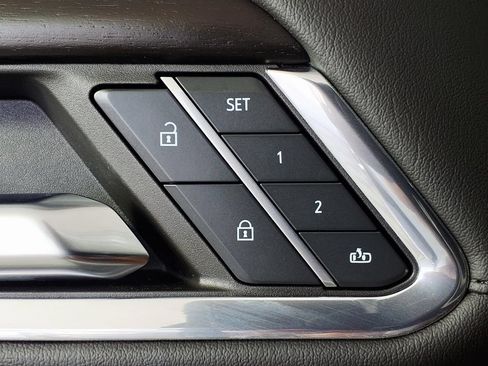 Used 2024 GMC Sierra 1500 Denali RWD image 17