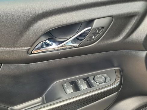 Used 2023 GMC Acadia SLT w/ Elevation Edition FWD image 25