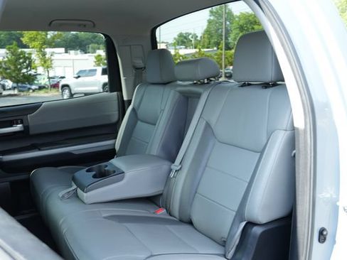 Used 2021 Toyota Tundra Limited w/ Limited Premium Package AWD/4WD image 17
