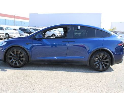 Used 2022 Tesla Model X Plaid image 6