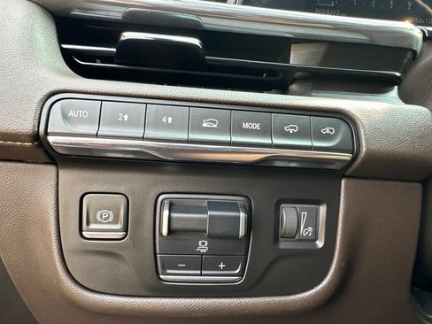 Certified 2022 Cadillac Escalade Sport w/ Touring Package AWD/4WD image 10