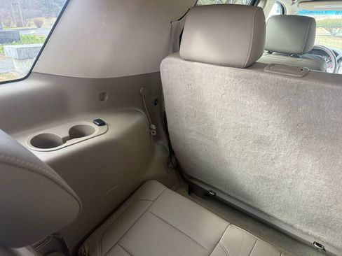 Used 2016 GMC Yukon SLT image 31