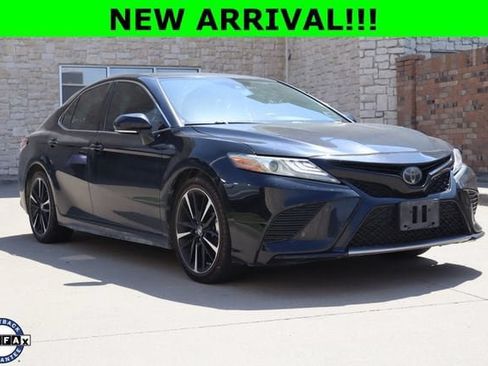 Used 2019 Toyota Camry XSE FWD image 1