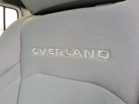 Used 2021 Jeep Gladiator Overland image 17