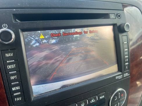 Used 2012 Chevrolet Tahoe LTZ AWD/4WD image 13