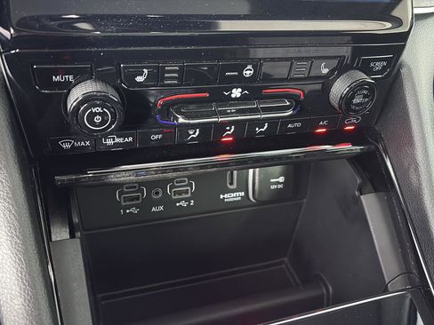 Used 2022 Jeep Grand Cherokee Limited 4xe image 36