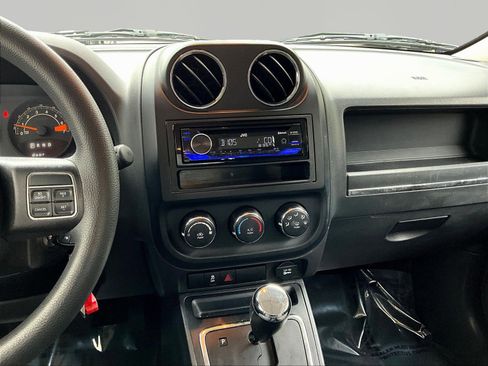 Used 2014 Jeep Patriot Sport w/ Power Value Group FWD image 9