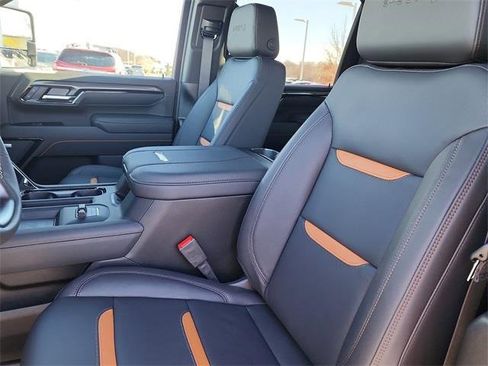 New 2026 GMC Sierra 2500 AT4 w/ AT4 Premium Plus Package image 15