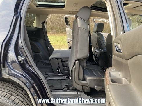 Used 2022 GMC Acadia Denali w/ GMC Pro Grade Package image 47