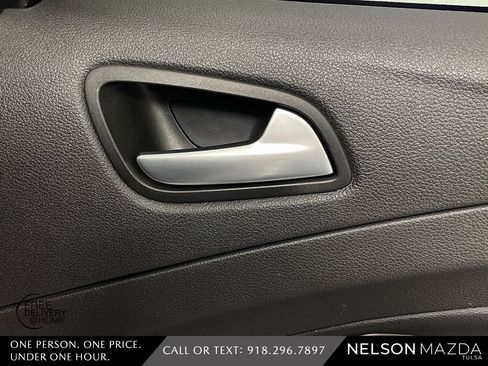 Used 2019 Ford Escape SEL image 44