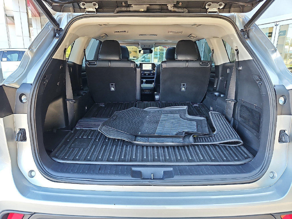 Certified 2021 Toyota Highlander XLE AWD/4WD image 30