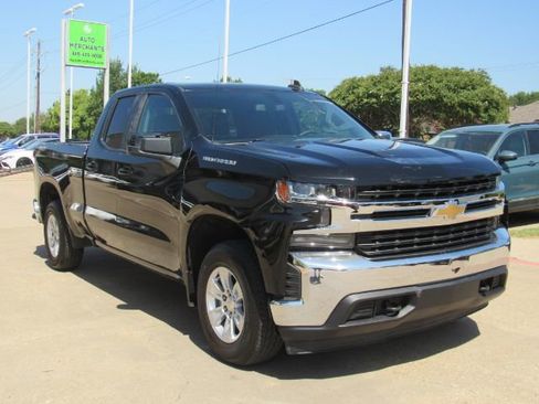 Used 2020 Chevrolet Silverado 1500 LT w/ Trailering Package image 4