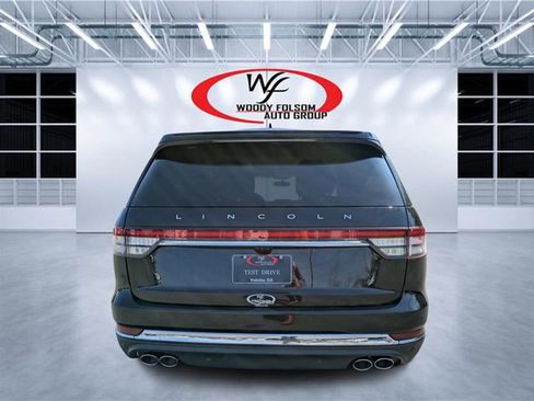 Used 2023 Lincoln Aviator Reserve RWD image 4