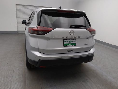 Used 2024 Nissan Rogue S AWD/4WD image 6