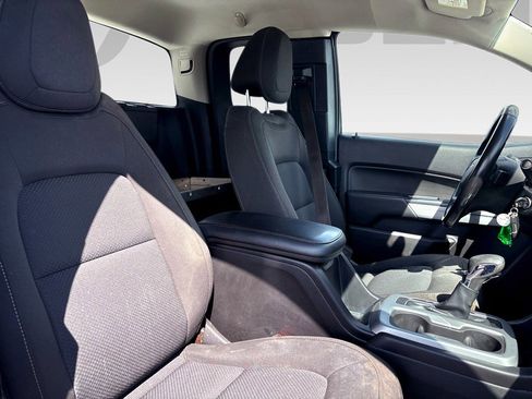 Used 2022 Chevrolet Colorado LT w/ Fleet Safety Package image 11