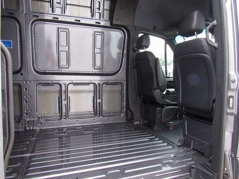 Used 2022 Mercedes-Benz Sprinter 2500 image 19