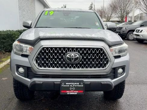 Used 2019 Toyota Tacoma TRD Off-Road image 4