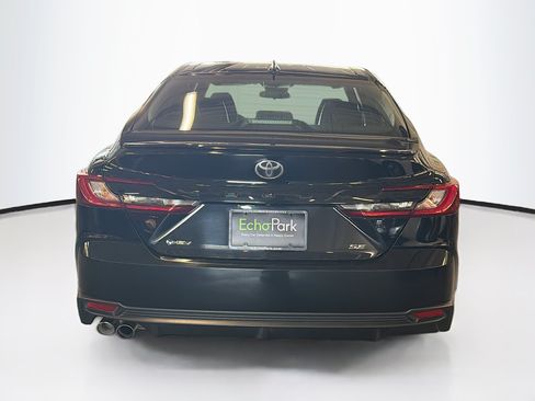 Used 2025 Toyota Camry SE FWD image 7