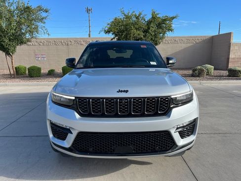 Certified 2025 Jeep Grand Cherokee Summit w/ Obsidian Package AWD/4WD image 4