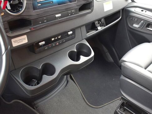 Used 2019 Mercedes-Benz Sprinter 170 image 27