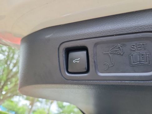 Used 2024 Ford Expedition Max XLT AWD/4WD image 9