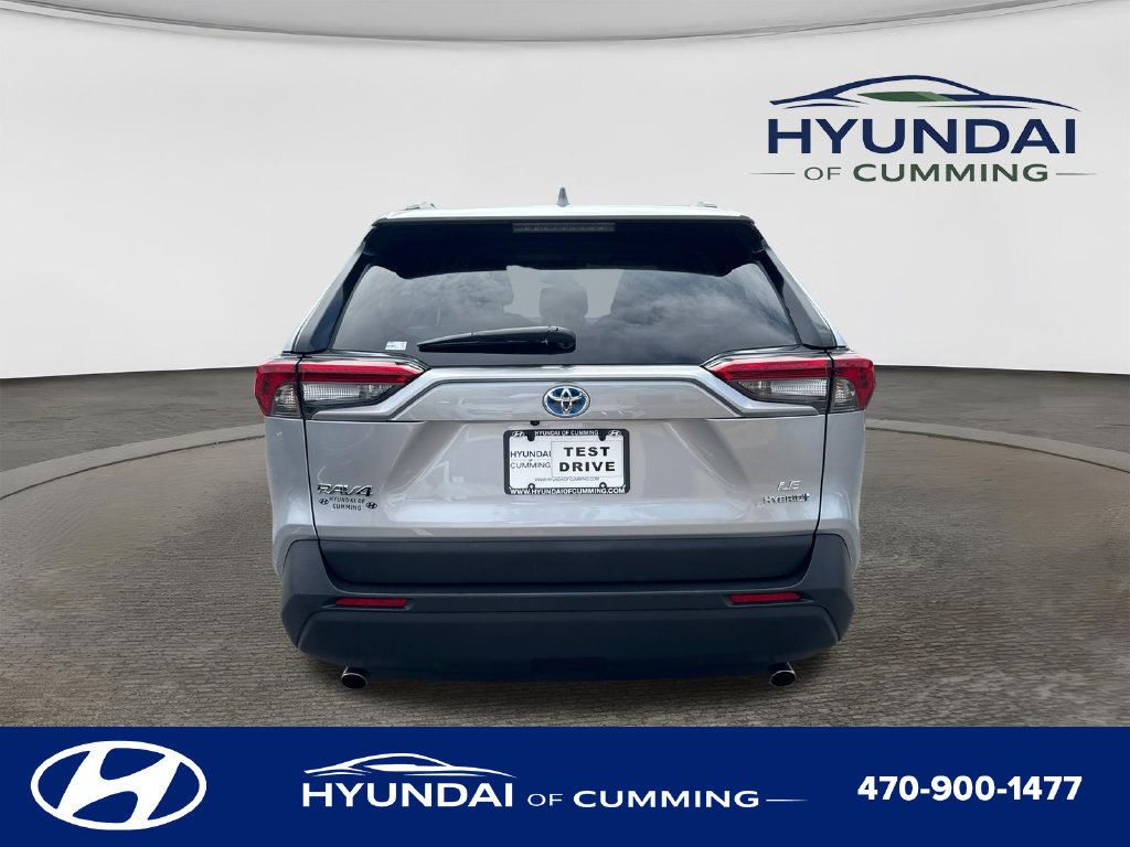 Used 2024 Toyota RAV4 LE AWD/4WD image 7