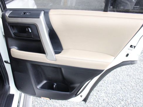 Used 2011 Toyota 4Runner SR5 w/ Premium Pkg w/Leather AWD/4WD image 23