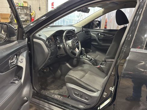 Used 2019 Nissan Rogue SV AWD/4WD image 23