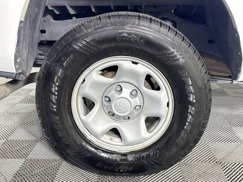 Used 2020 Toyota Tacoma SR image 28