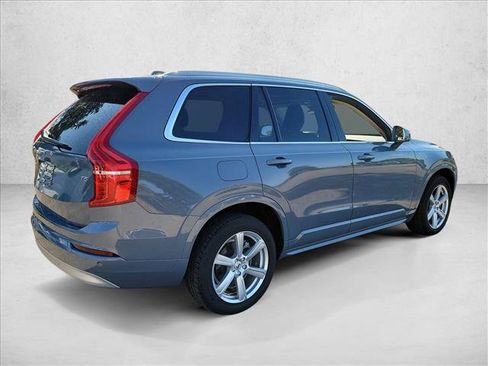 Used 2022 Volvo XC90 T5 Momentum FWD image 5