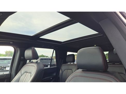 Used 2024 Ford Expedition Limited RWD image 10