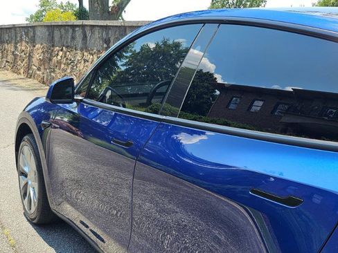 Used 2023 Tesla Model Y Long Range AWD/4WD image 23