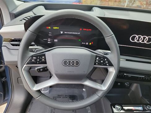 New 2025 Audi Q6 e-tron Premium Plus image 23