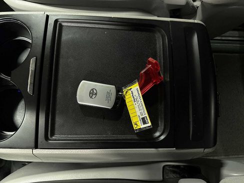 Used 2020 Toyota Sienna LE w/ LE Preferred Package AWD/4WD image 31