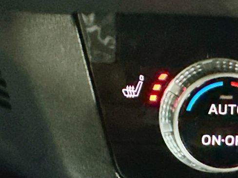 Used 2023 Mitsubishi Outlander SE image 21