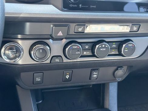 Used 2019 Toyota Tacoma TRD Off-Road w/ TRD Premium Off Road Package AWD/4WD image 23
