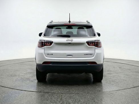 Used 2025 Jeep Compass Trailhawk image 7