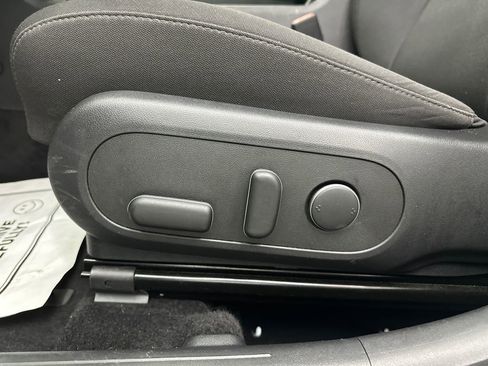 Used 2025 Hyundai Kona SEL FWD image 10