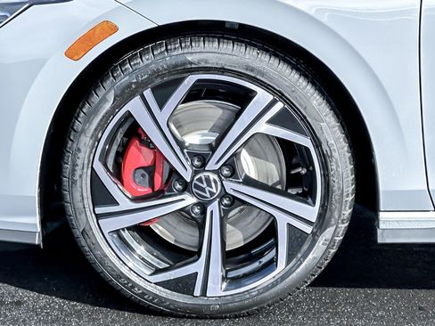 New 2026 Volkswagen Golf SE image 25