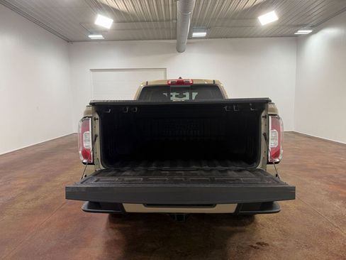 Used 2022 GMC Canyon AT4 image 46