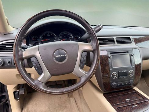 Used 2013 GMC Yukon Denali image 28