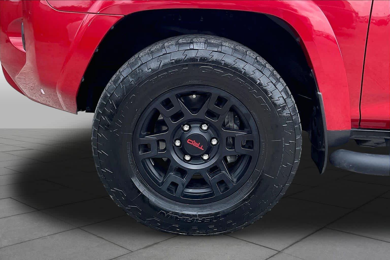 Used 2023 Toyota 4Runner SR5 Premium w/ Moonroof Package AWD/4WD image 11